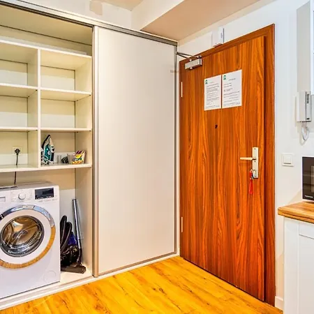 B23 Z Basenem, Sauna, Jacuzzi, Silownia - 5d Apartman *